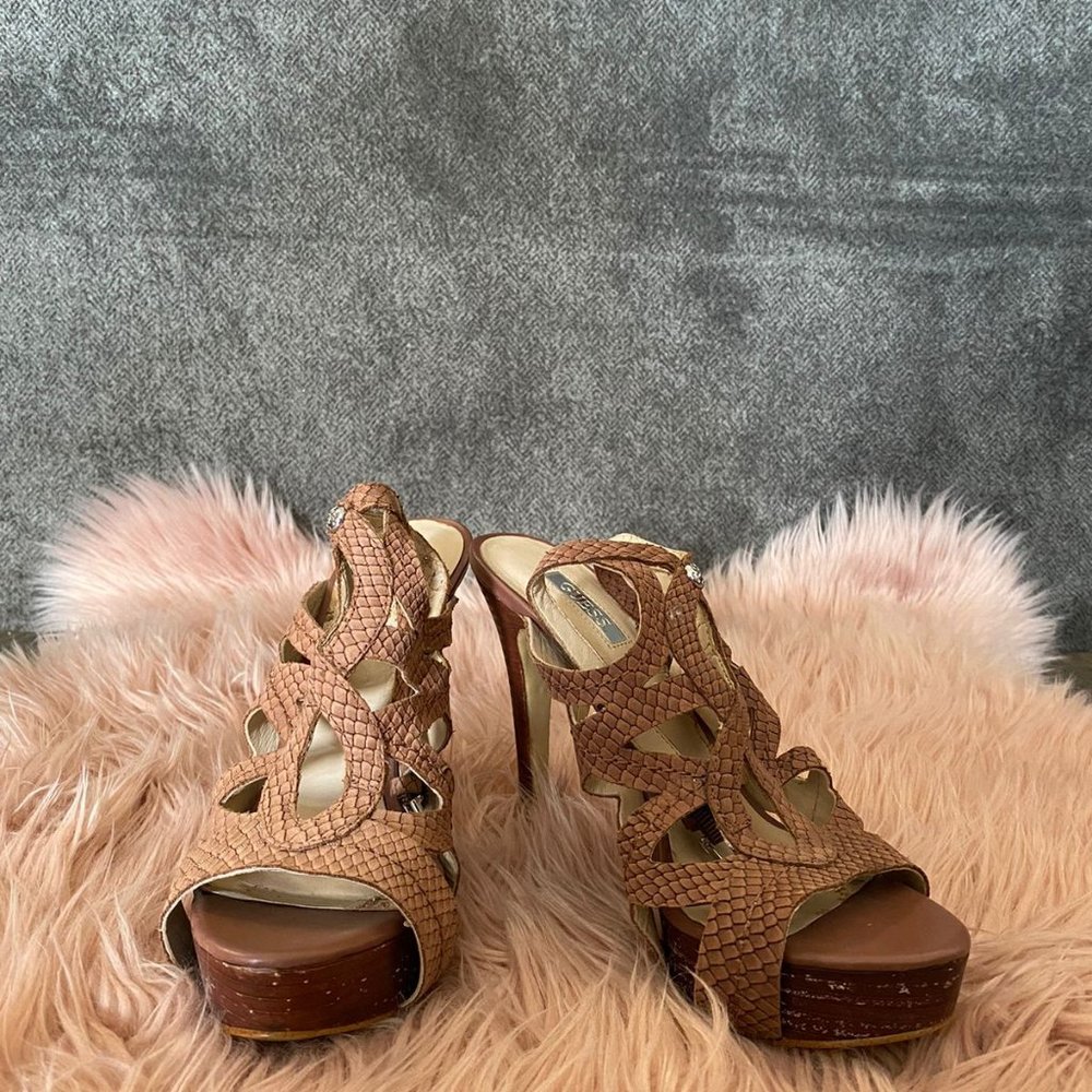GUESS Summer heels